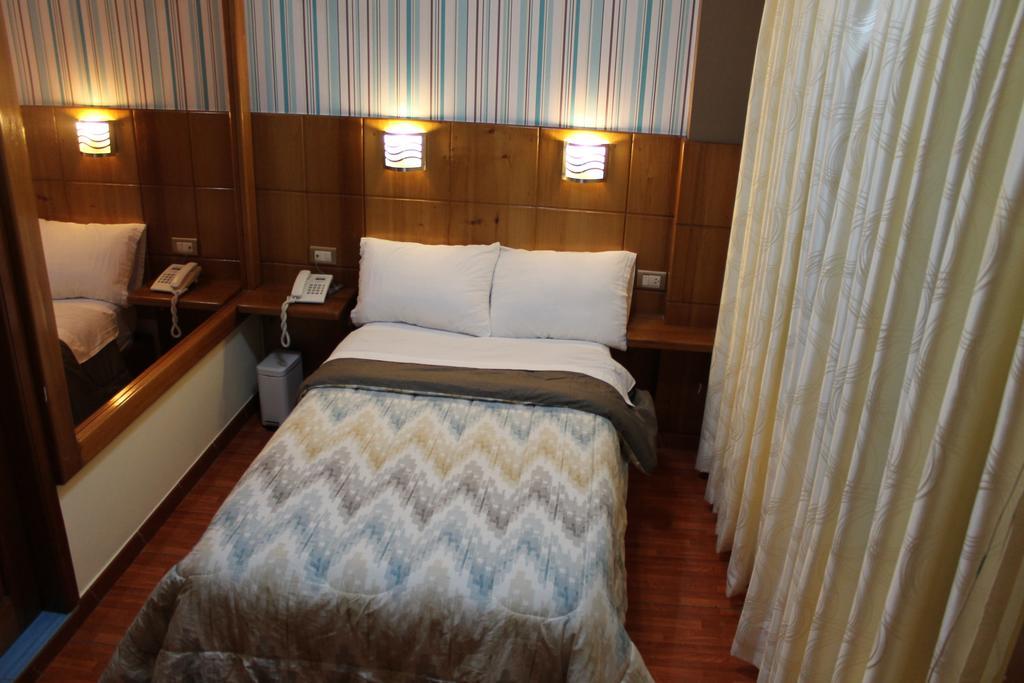 Hotel Venecia Huánuco Zimmer foto